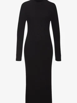 Robe en tricot col montant avec manches longues et jupe fendue