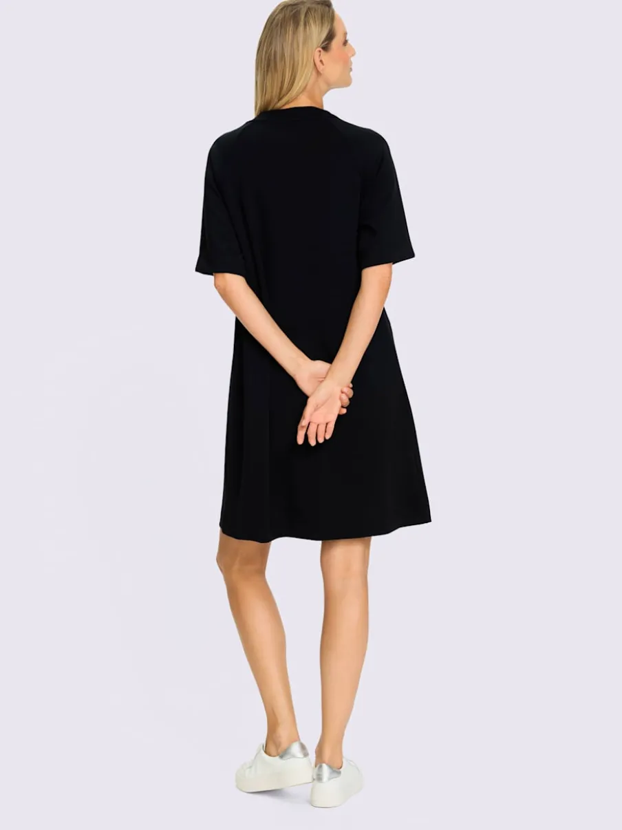Robe facile à enfiler avec encolure ronde et manches raglan