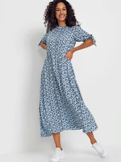 Robe à fleurs avec encolure ronde et manches courtes