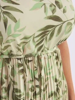Robe à fleurs col v devant et au dos