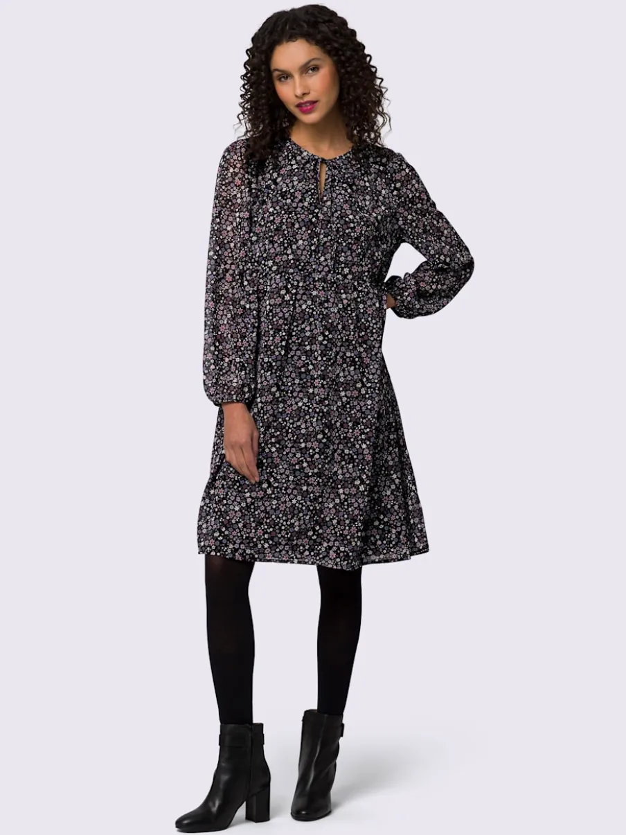 Robe à fleurs fluide avec encolure en V et fronces