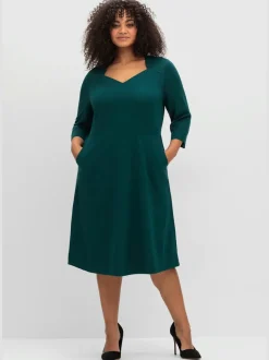 Robe fourreau encolure en forme de cœur