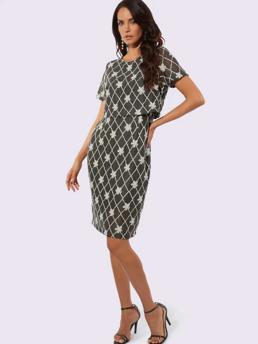 Robe fourreau à motifs losanges et fleurs légers