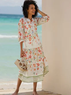 Robe imprimée avec encolure ronde et manches 3/4 fleuries