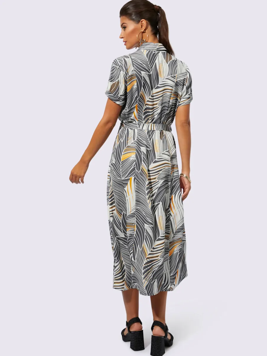 Robe imprimée col chemise manches courtes jupe évasée