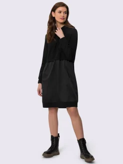 Robe légère à capuche avec manches longues et poches