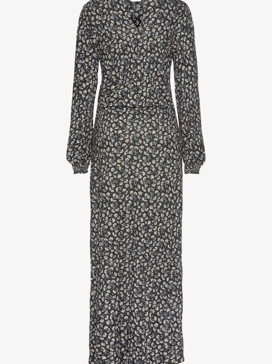 Robe longue avec encolure ronde et manches longues fleuries