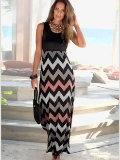 Robe longue avec encolure ronde et bretelles larges