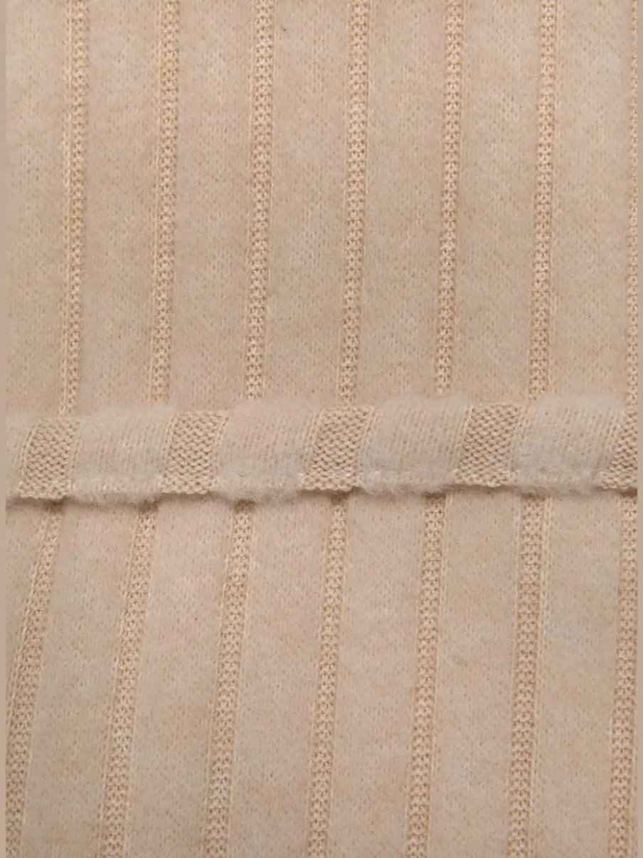Robe longue côtelée avec encolure en v ajustée