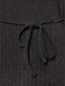 Robe longue côtelée avec encolure en v ajustée