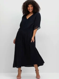 Robe longue dentelle crochetée