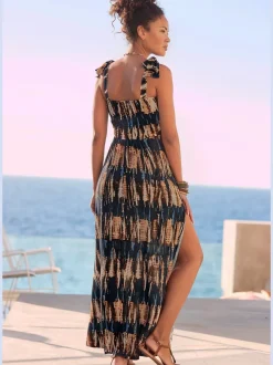 Robe longue à encolure droite avec motif imprimé unique