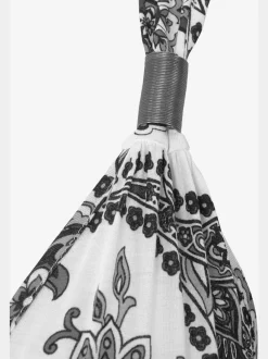 Robe longue à encolure réglable avec motifs spirales et taille smockée