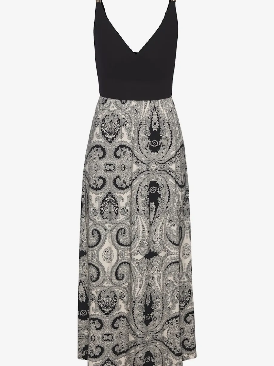 Robe longue à l'encolure en V et jupe imprimée