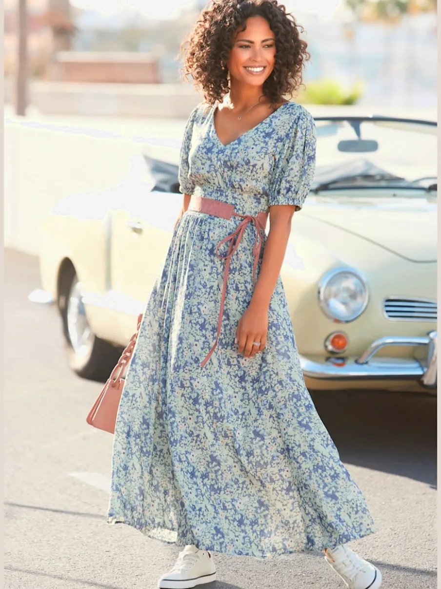 Robe longue smockée en V avec manches bouffantes