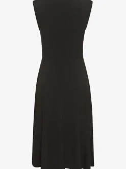 Robe mi-longue à encolure ronde avec larges bretelles et coupe cintrée