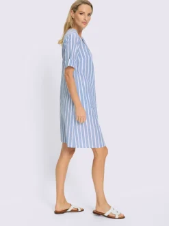 Robe à rayures sportives avec col V et manches courtes