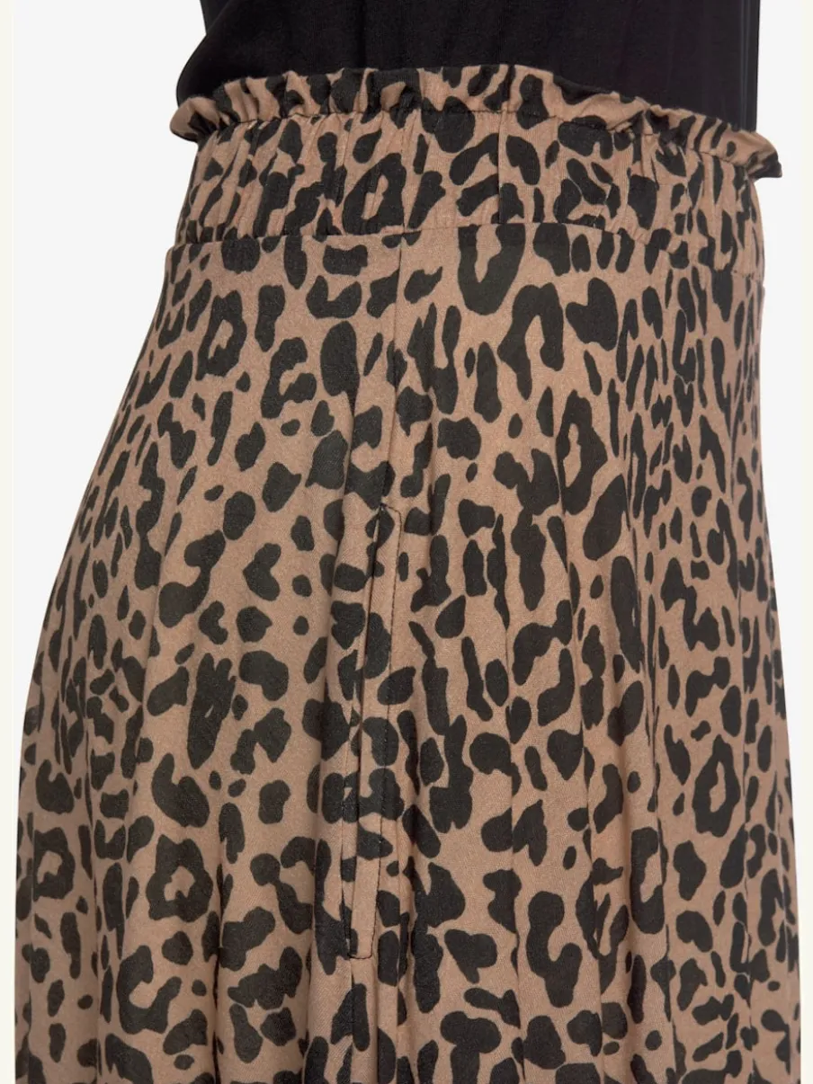 Robe sans manches en viscose avec imprimé animal.