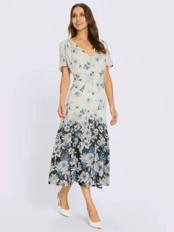 Robe satin imprimée col V avec bordures plissées