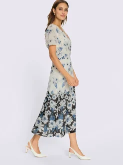 Robe satin imprimée col V avec bordures plissées