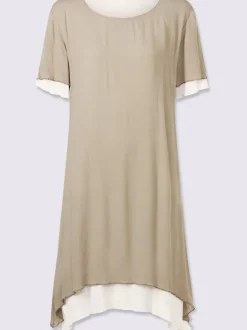 Robe simple en tissu léger avec ourlet pointu