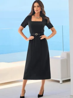Robe tissée avec ceinture à boucle décorative