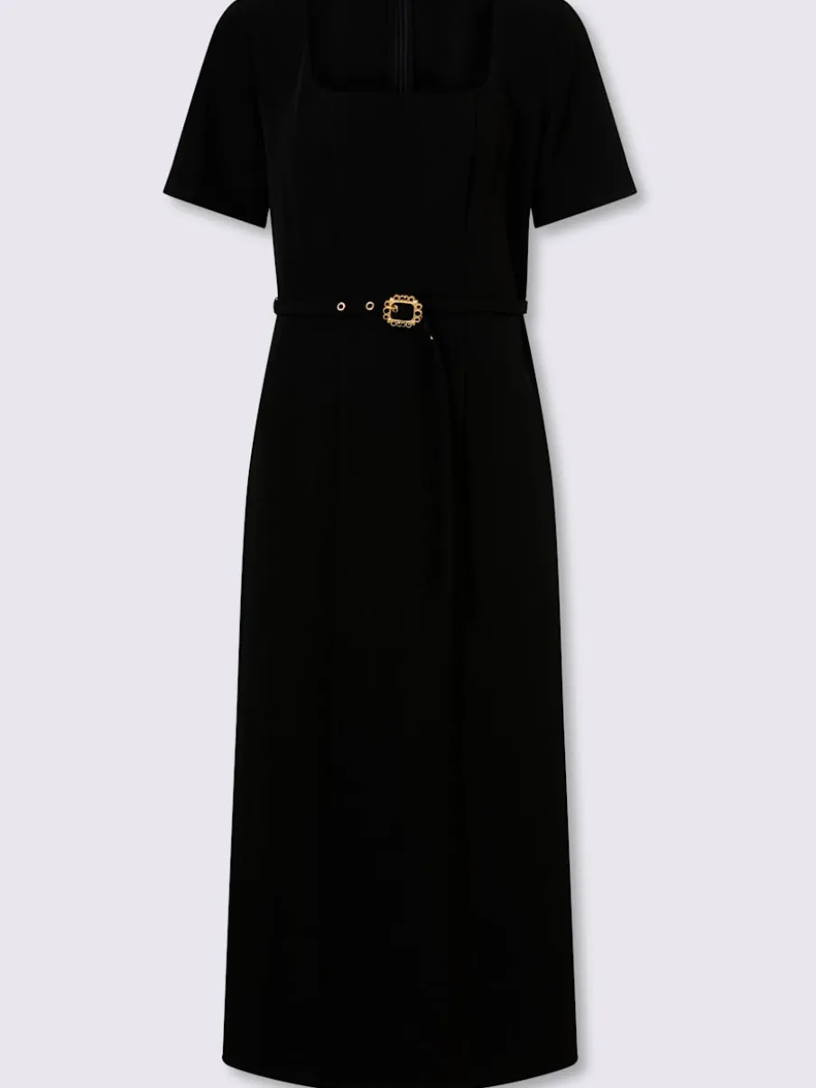 Robe tissée avec ceinture à boucle décorative