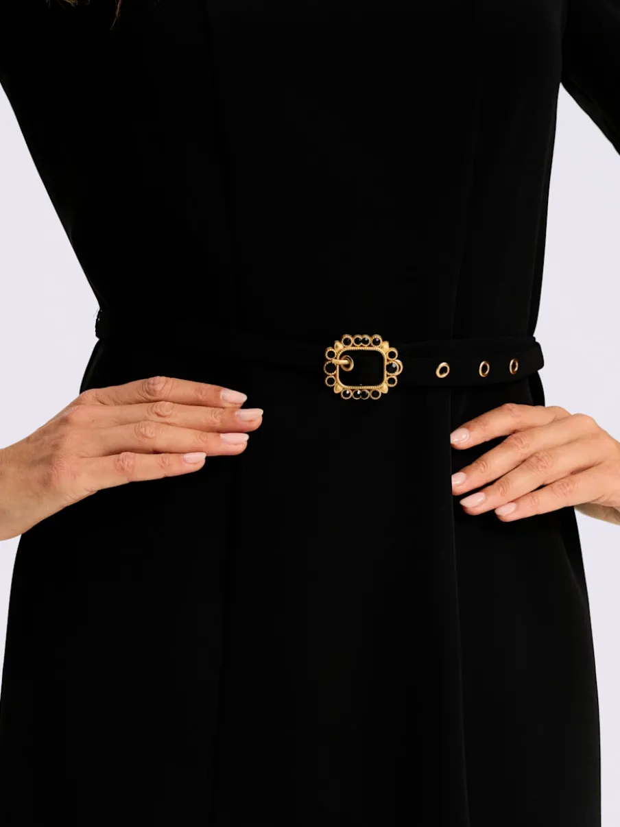 Robe tissée avec ceinture à boucle décorative