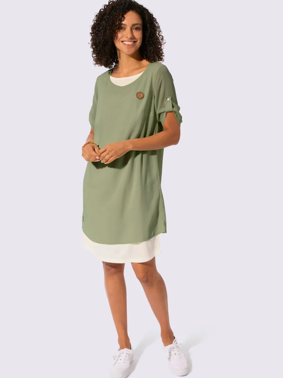Robe tissée à encolure ronde et manches courtes retroussables