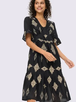 Robe évasée en coton avec col V et manches courtes à volants