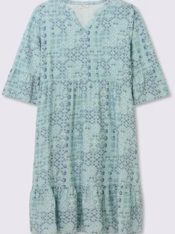 Robe évasée motif estival