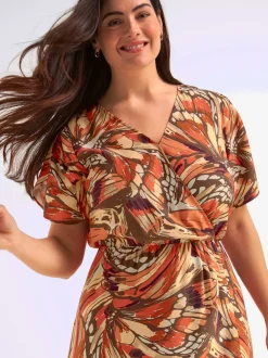 Robe à volants superbe aspect cache-cœur