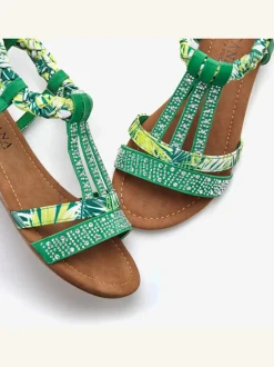 Sandales avec superbes éléments décoratifs au style ethnique
