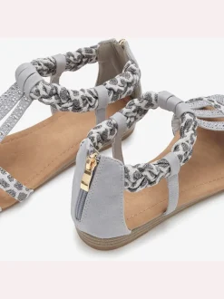 Sandales avec superbes éléments décoratifs au style ethnique