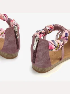 Sandales avec superbes éléments décoratifs au style ethnique