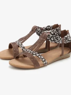 Sandales avec superbes éléments décoratifs au style ethnique