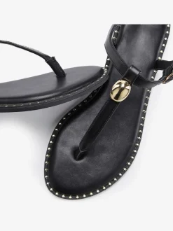 Sandales élégantes avec rivets dorés