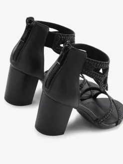 Sandales tendance avec découpes