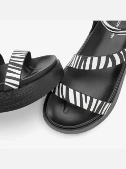 Sandales tendance avec semelle compensée