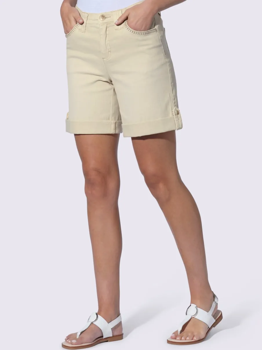 Short en jean avec couture décorative et poches pratiques