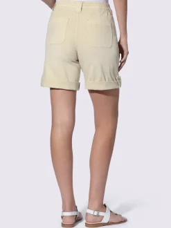 Short en jean avec couture décorative et poches pratiques