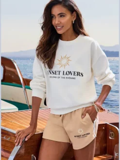Short en matière sweat avec ceinture élastique et poches pratiques
