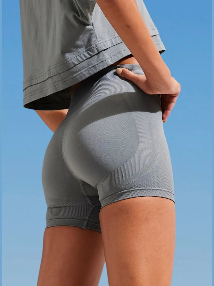 Short sans coutures moulant avec structure côtelée douce
