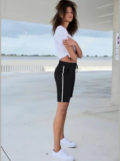 Shorts bermuda doux avec lien à nouer et poches latérales