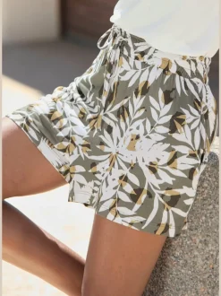 Shorts à ceinture élastique avec poches cousues latérales