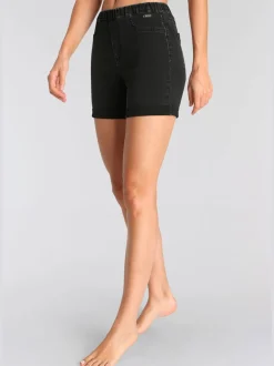 Shorts en jean extensibles avec deux poches arrière