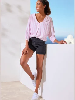 Shorts en jean extensibles avec deux poches arrière