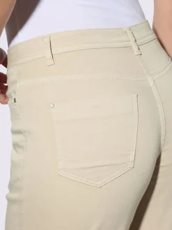 Shorts 5 poches avec revers fixe et finition soignée