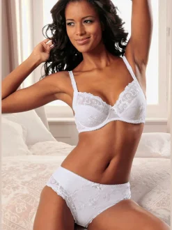 Slip avec dentelle brodée