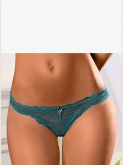String féminin à la coupe élégante